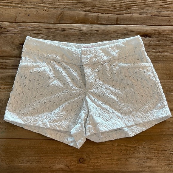 Lilly Pulitzer White Eyelet Shorts Size 00 - Picture 1 of 5
